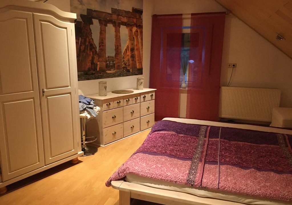 Schlafzimmer DG